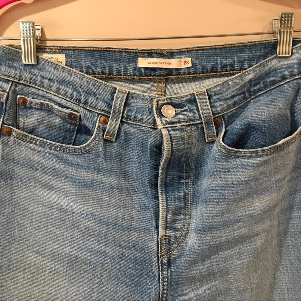 Levi's jeans Premium Womens W28 Wedgie Straight Leg Crop Denim Blue Button-fly - Picture 6 of 8